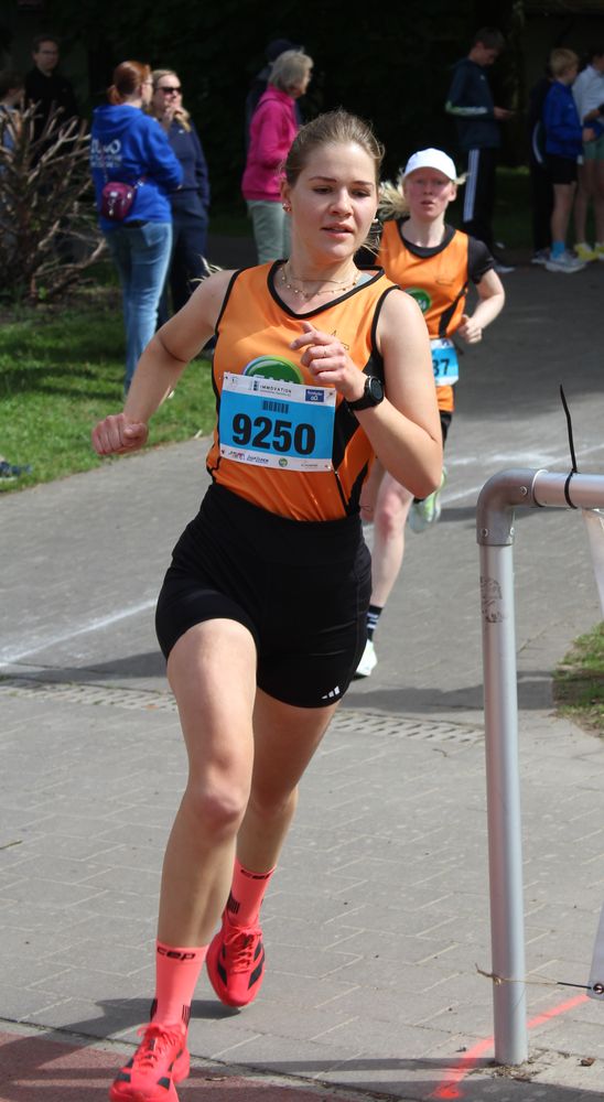 Cara Brede (Sieger 10 km)